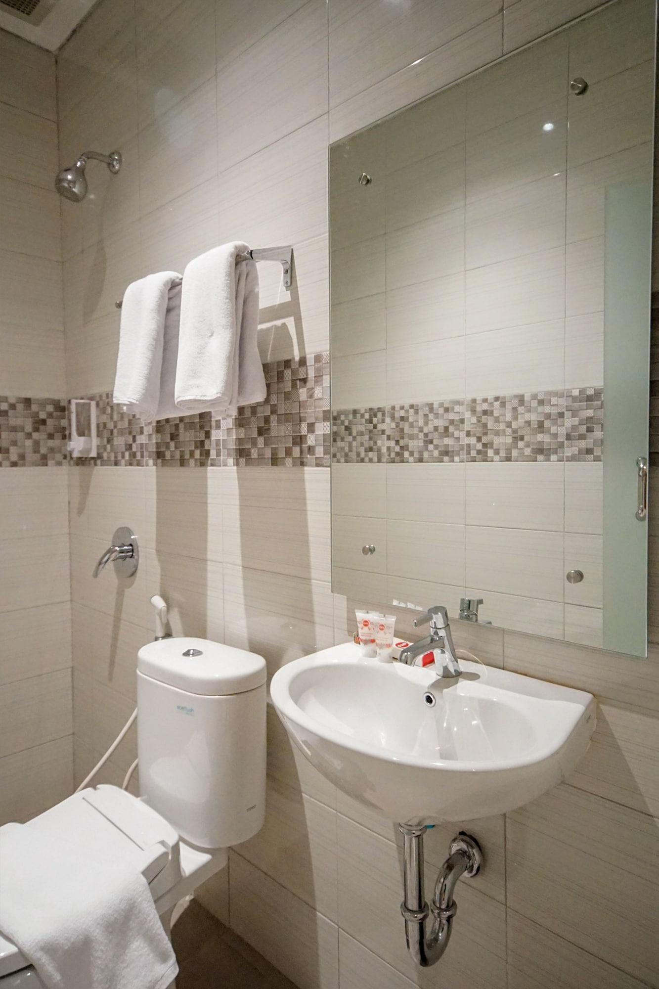Oyo 344 Kr Hotel Palembang Exteriér fotografie