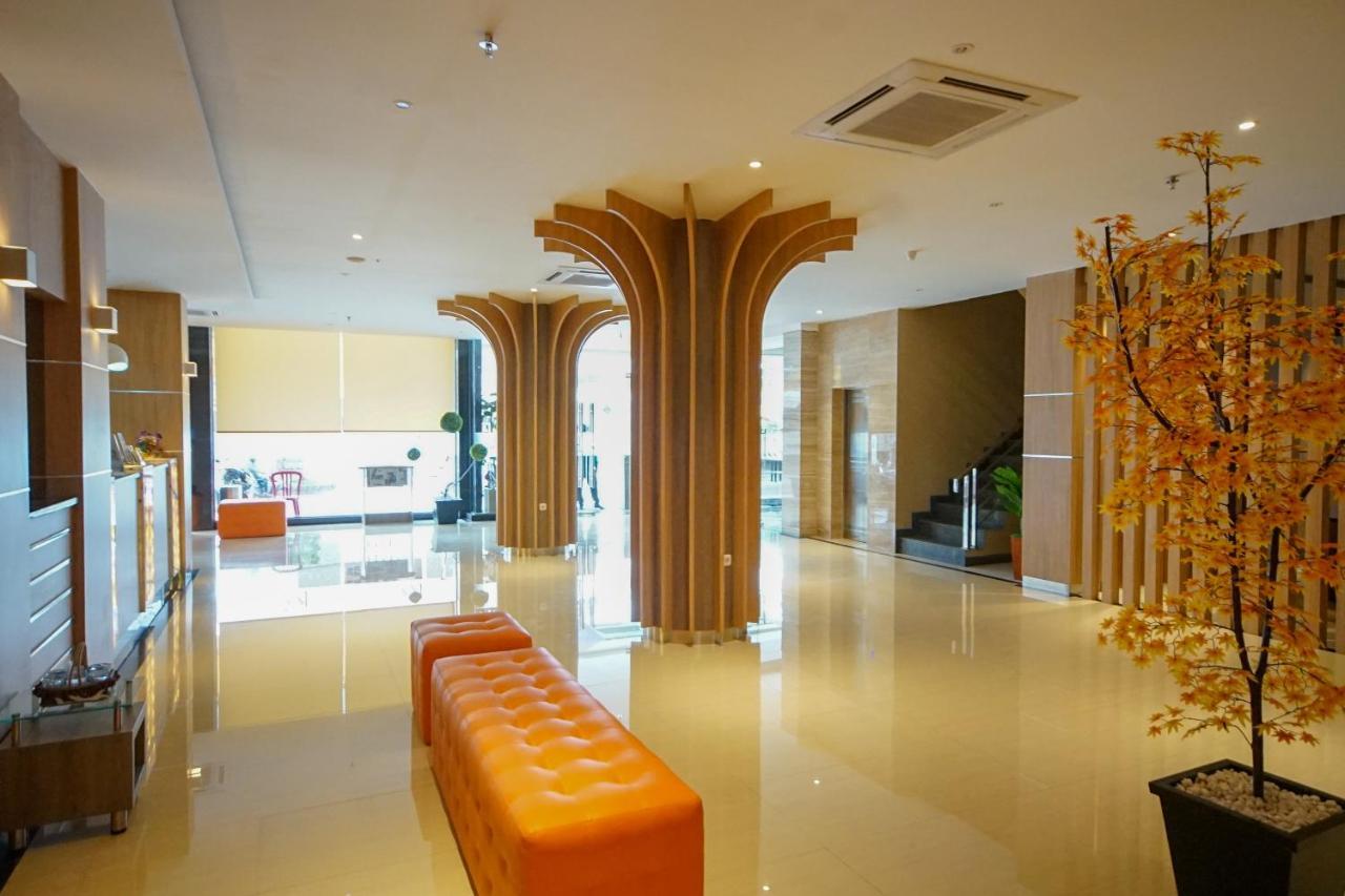 Oyo 344 Kr Hotel Palembang Exteriér fotografie