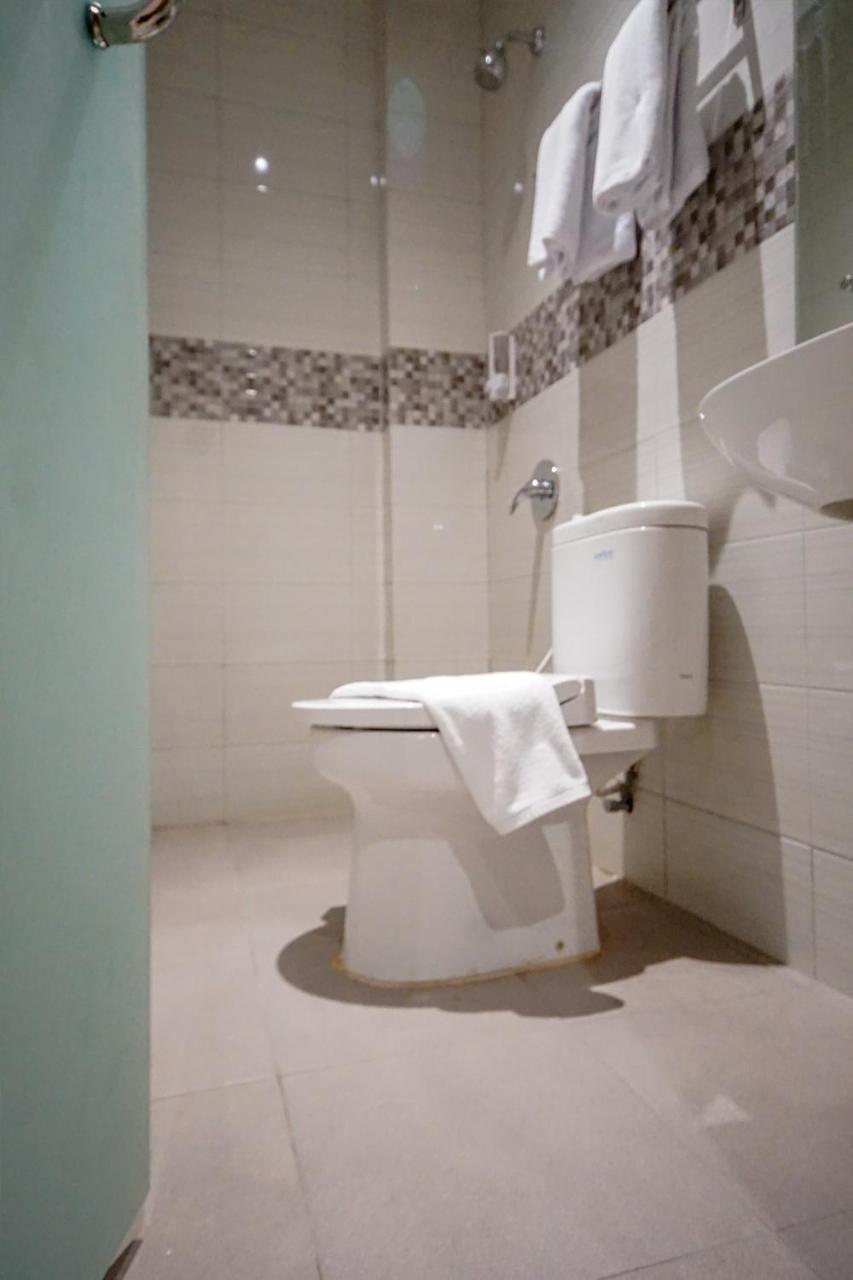 Oyo 344 Kr Hotel Palembang Exteriér fotografie