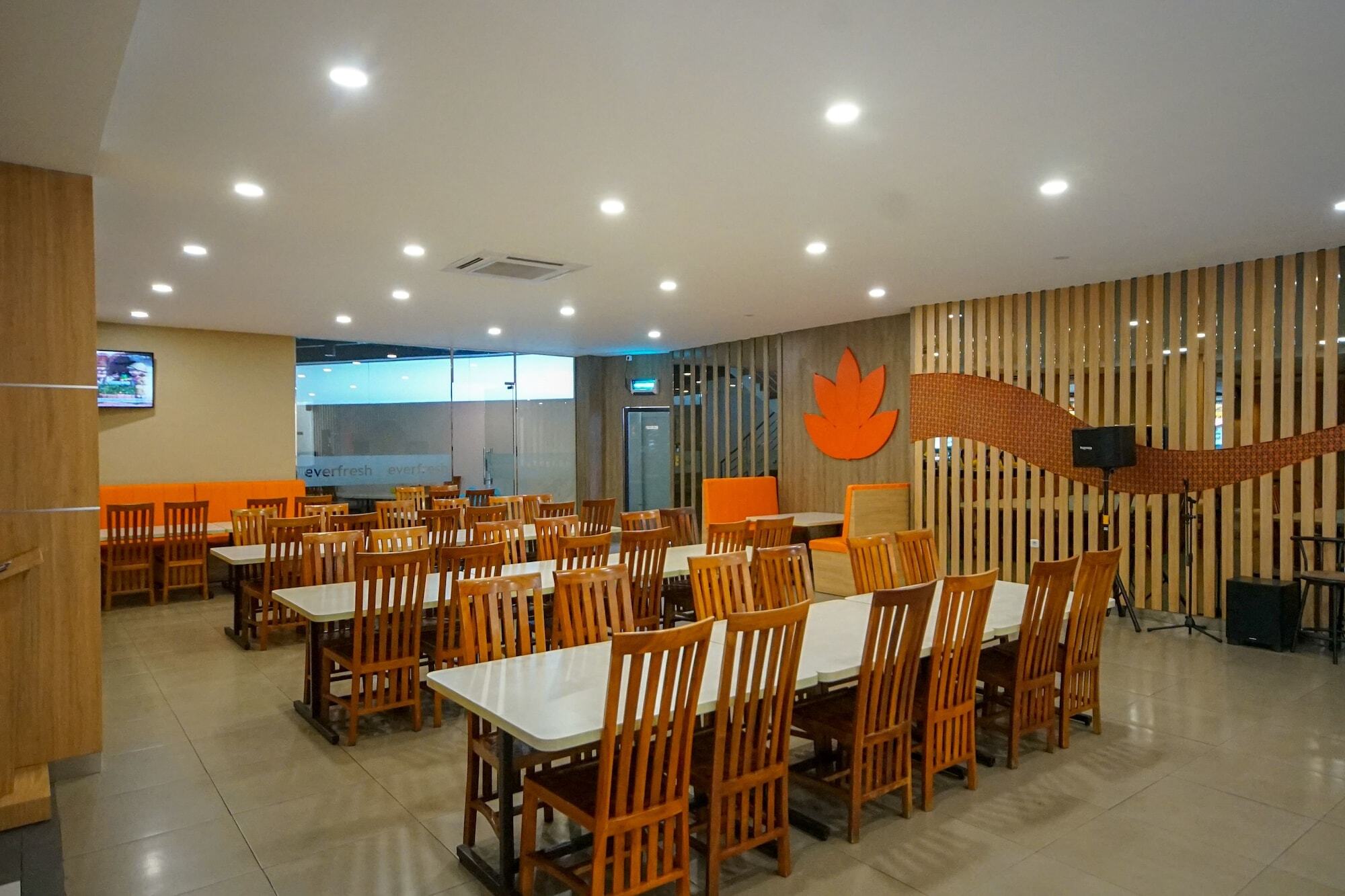 Oyo 344 Kr Hotel Palembang Exteriér fotografie